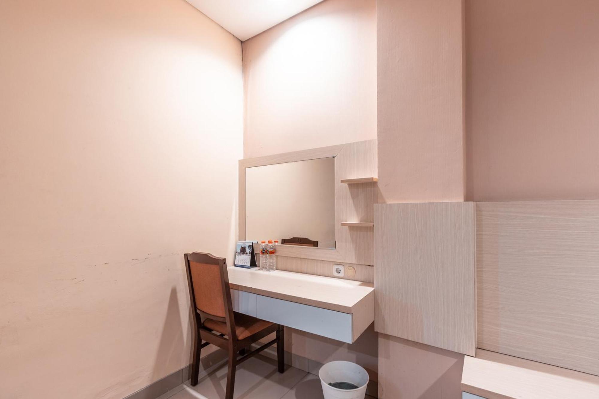 Collection O Hotel Igloo Bekasi Luaran gambar