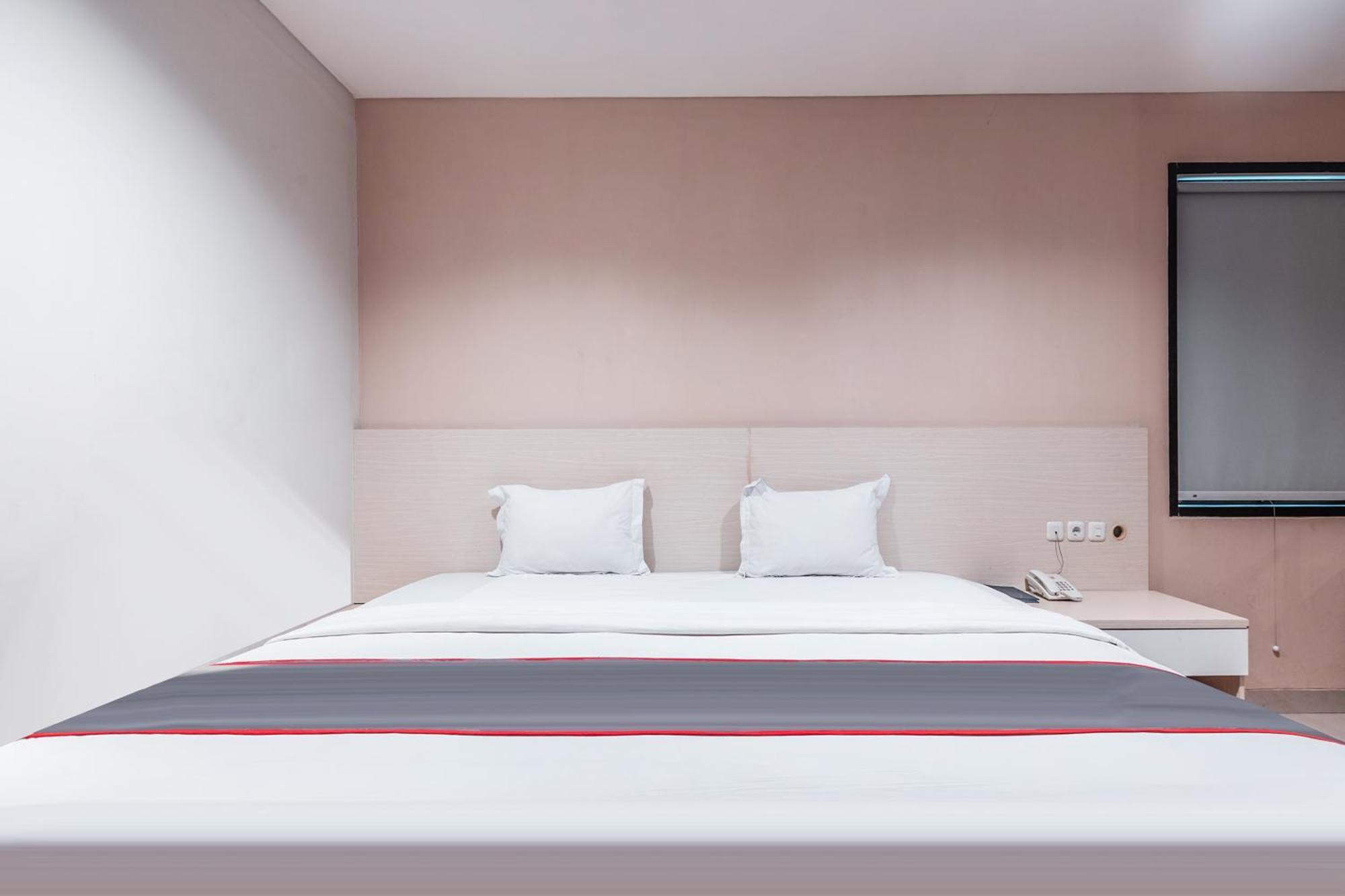 Collection O Hotel Igloo Bekasi Luaran gambar