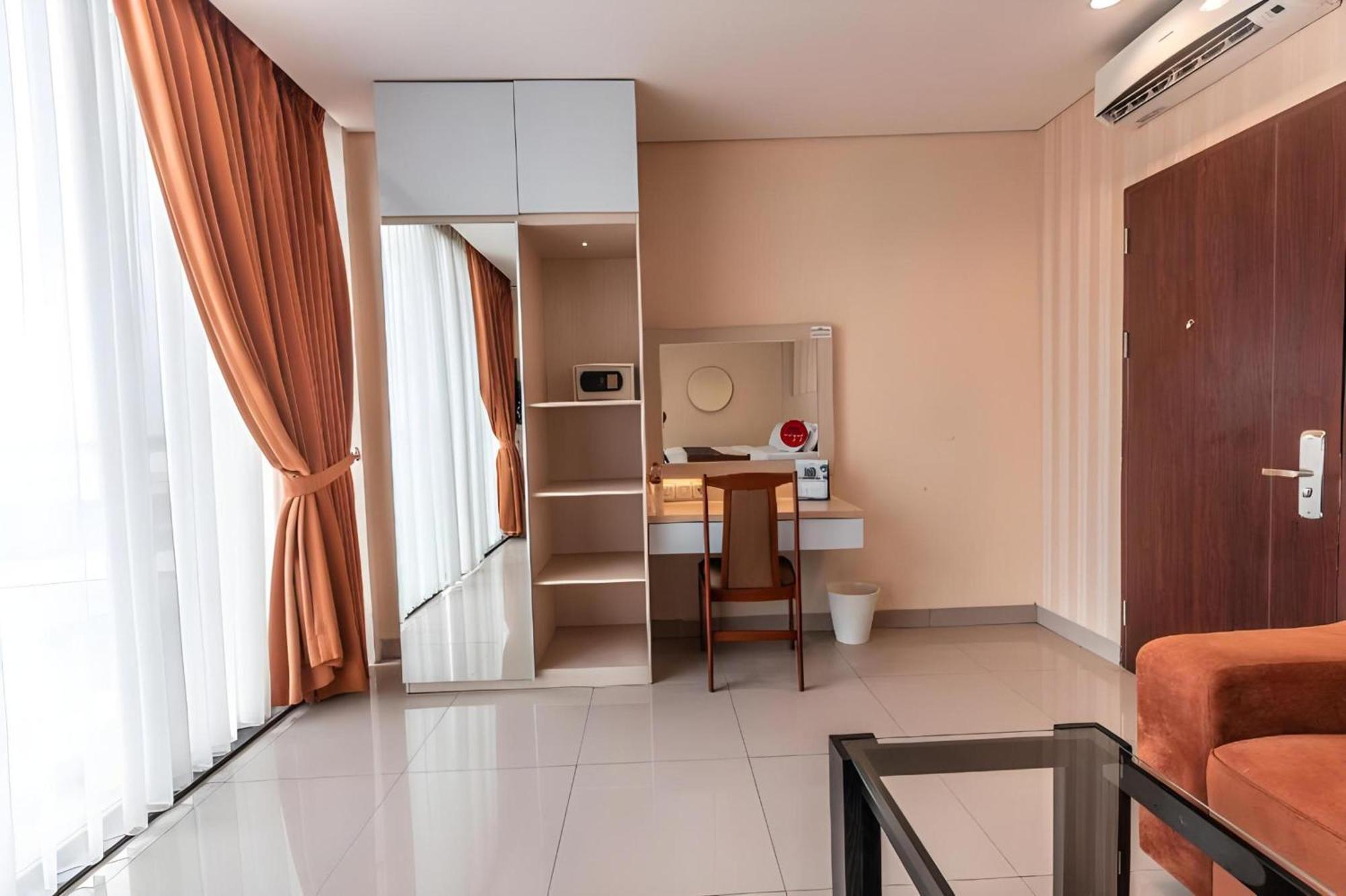 Collection O Hotel Igloo Bekasi Luaran gambar