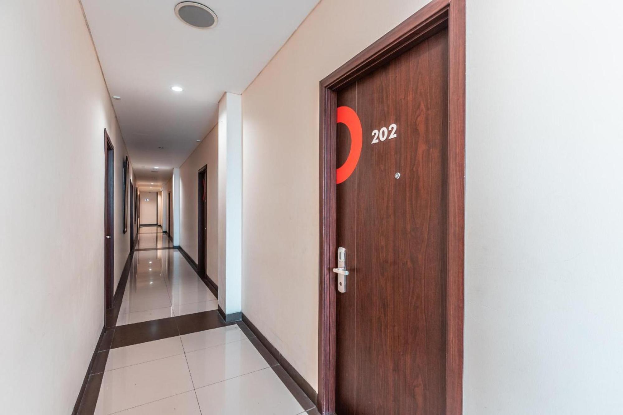 Collection O Hotel Igloo Bekasi Luaran gambar