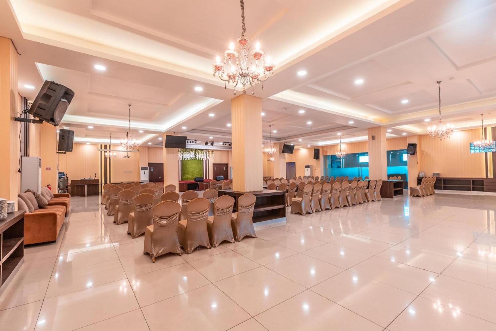 Collection O Hotel Igloo Bekasi Luaran gambar