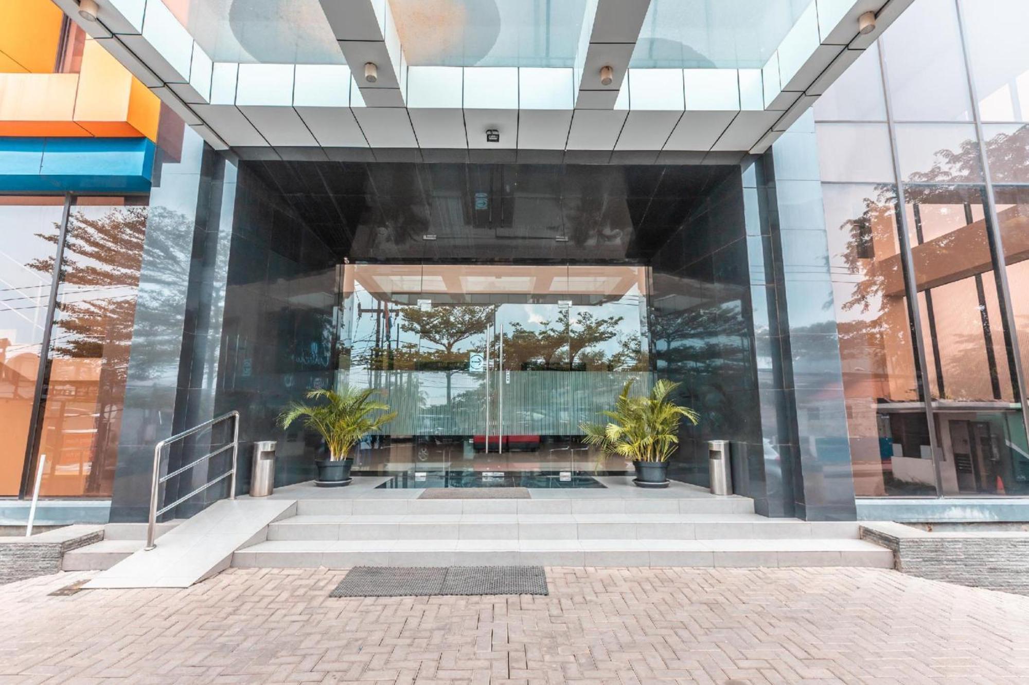 Collection O Hotel Igloo Bekasi Luaran gambar